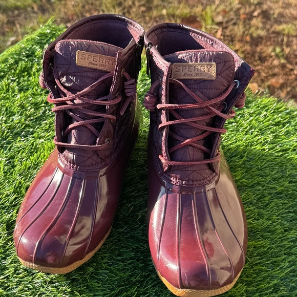 Sperry Women's Quilted Burgundy Women’s Boots Size 10 - Picture 2 of 8